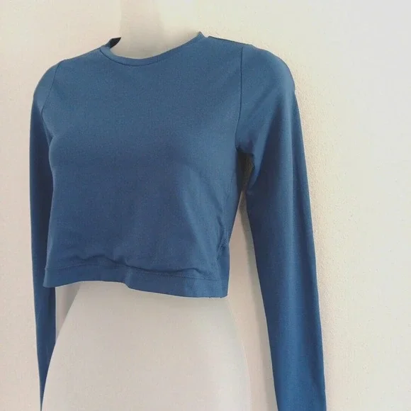B.DY Crop Top Blue Seamless Long Sleeve Gym Yoga Medium Athletic Athleisure NEW - Picture 2 of 9